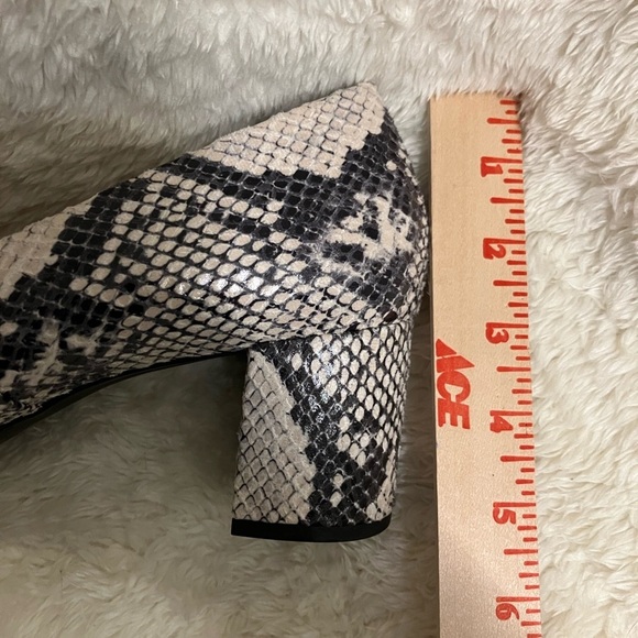 EUC Aerosoles Eye Candy Snake Print Pumps Comfy Block Heels 10W - Picture 7 of 8